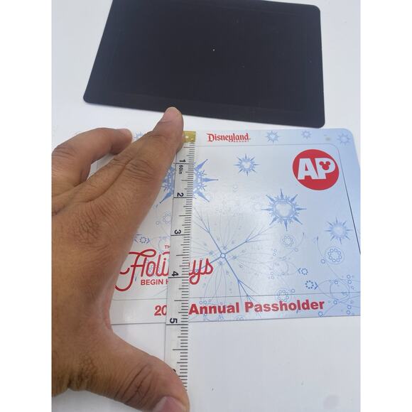 Lot Of 2 Disneyland AP 2018 Holiday Magnet Frame The Holidays Begin Here 5x7 - Picture 7 of 8